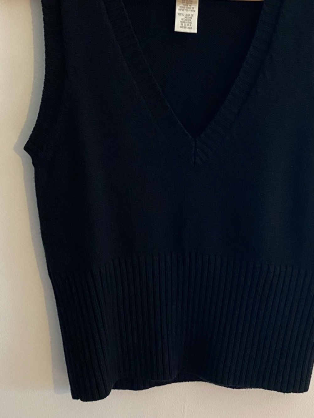 Jones New York Vintage Black Merino Wool Sweater Vest - Picture 5 of 5